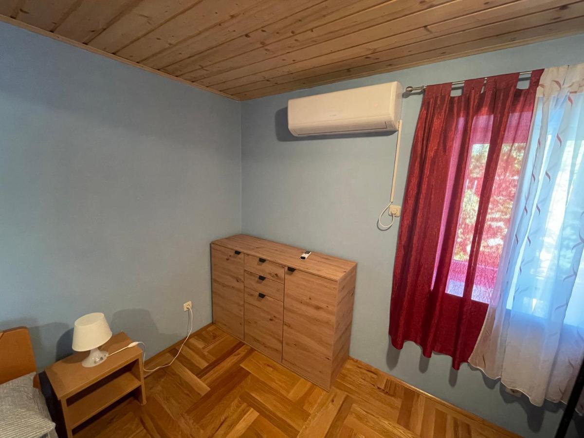 דירות ביבינייה Apartman Ljubica מראה חיצוני תמונה