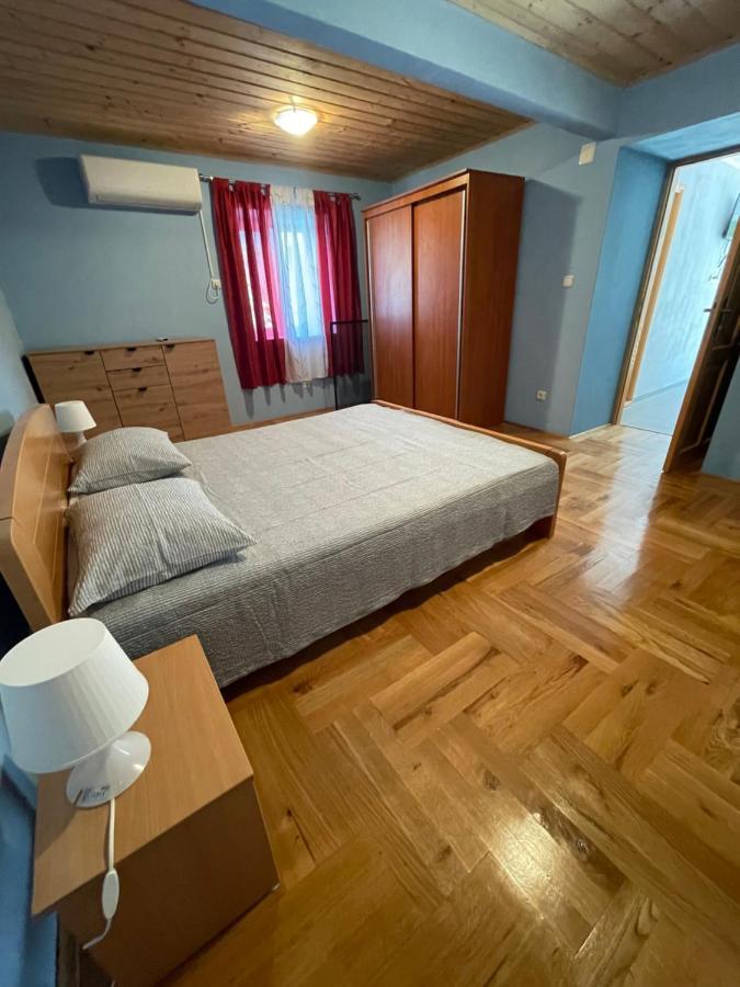 דירות ביבינייה Apartman Ljubica מראה חיצוני תמונה